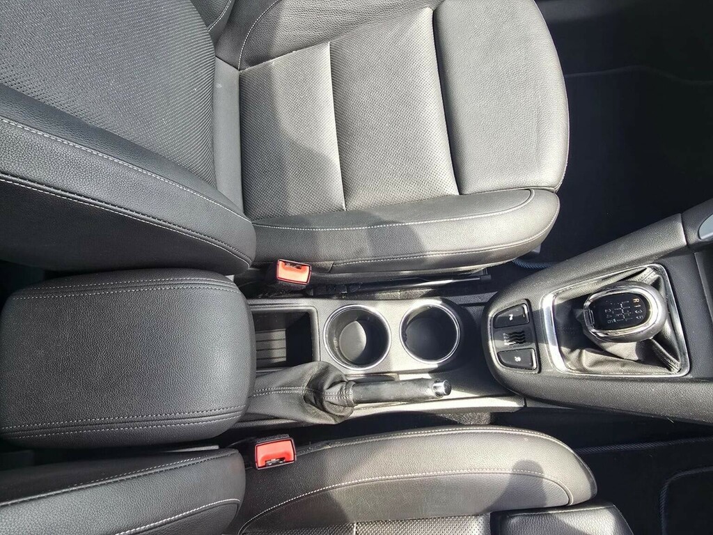 Vauxhall Zafira Tourer Design White #15