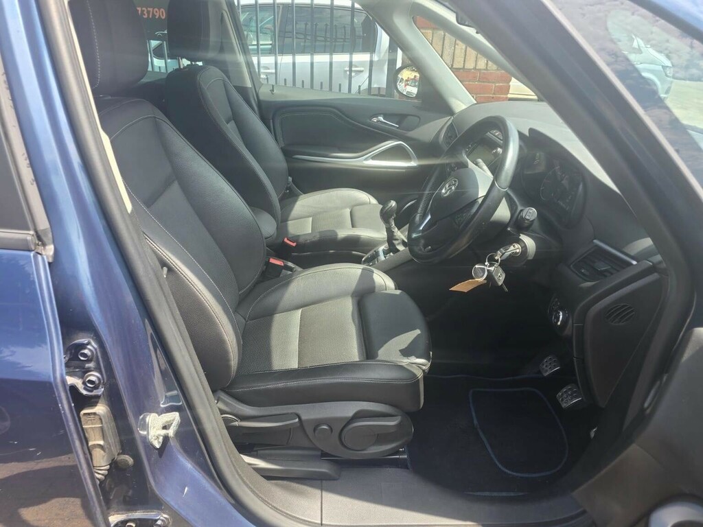 Vauxhall Zafira Tourer Design White #10