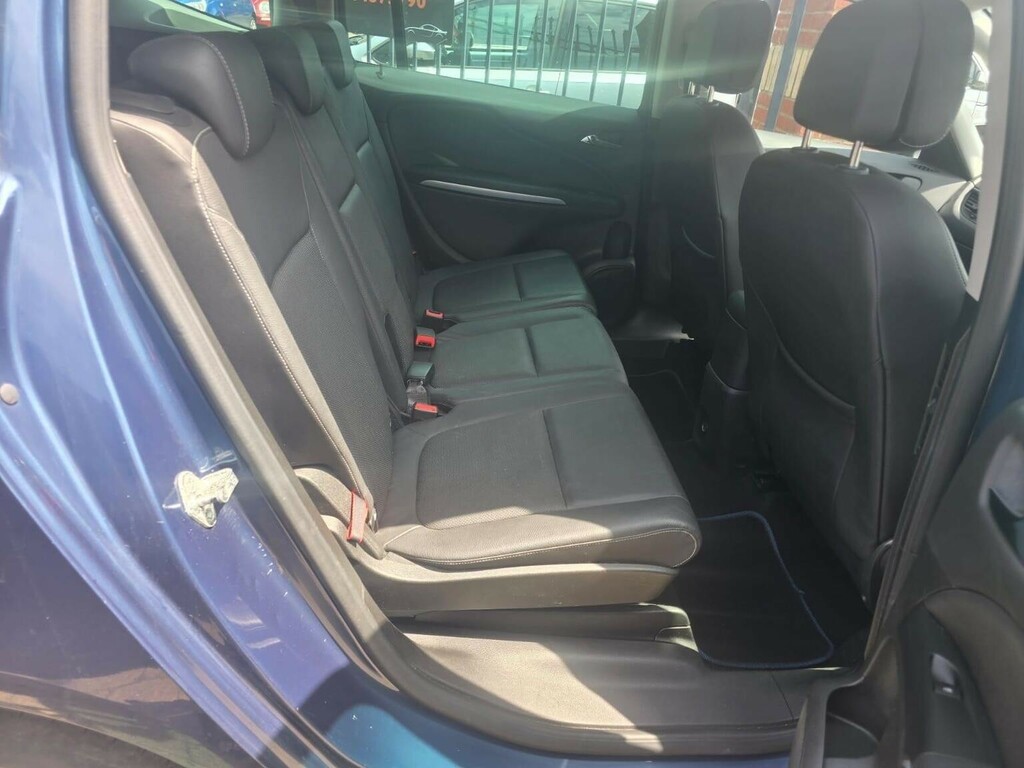 Vauxhall Zafira Tourer Design White #21