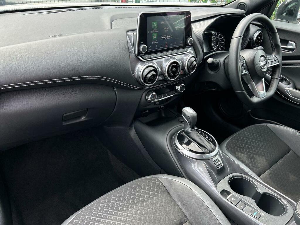 Nissan Juke 1.6 N-connecta Suv Hybrid Euro 6 White #2