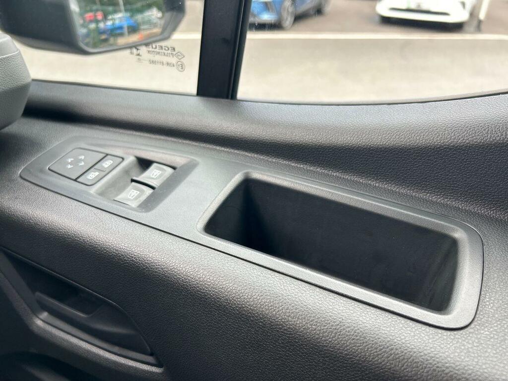 Nissan InterStar Mpv Blue #40