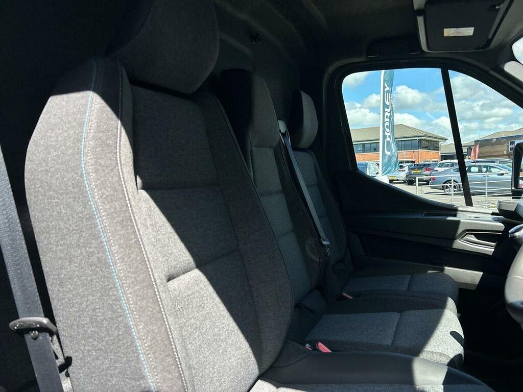 Nissan InterStar Mpv Blue #16