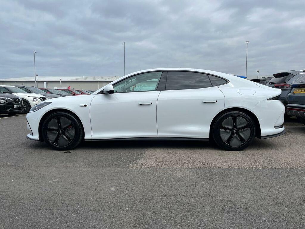 MG IM5 100Kwh Long Range Saloon White #6