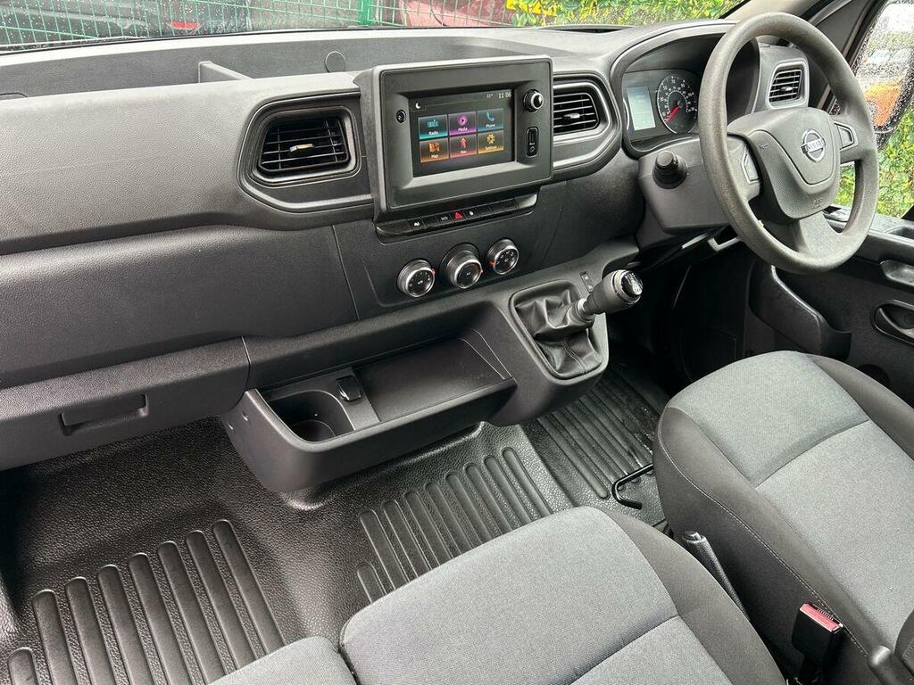 Nissan InterStar 2.3 Dci 28 Tekna Panel Van Fwd L White #2