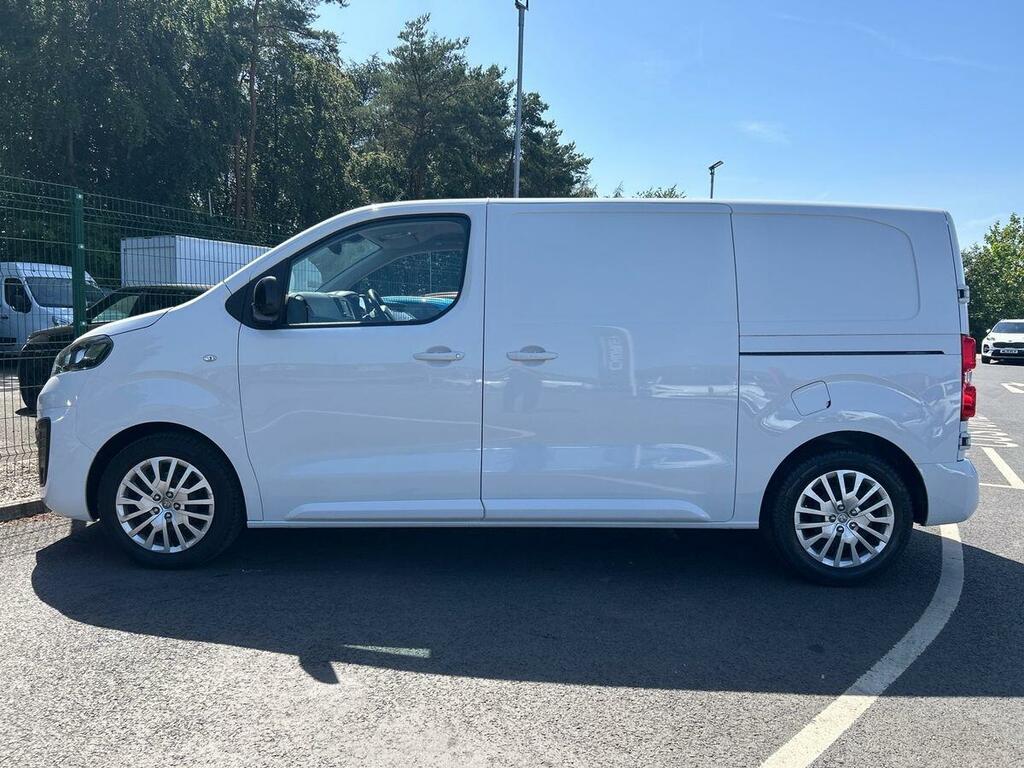 Vauxhall Vivaro 1.5 Turbo D 2700 Pro Panel Van 6Dr L White #6