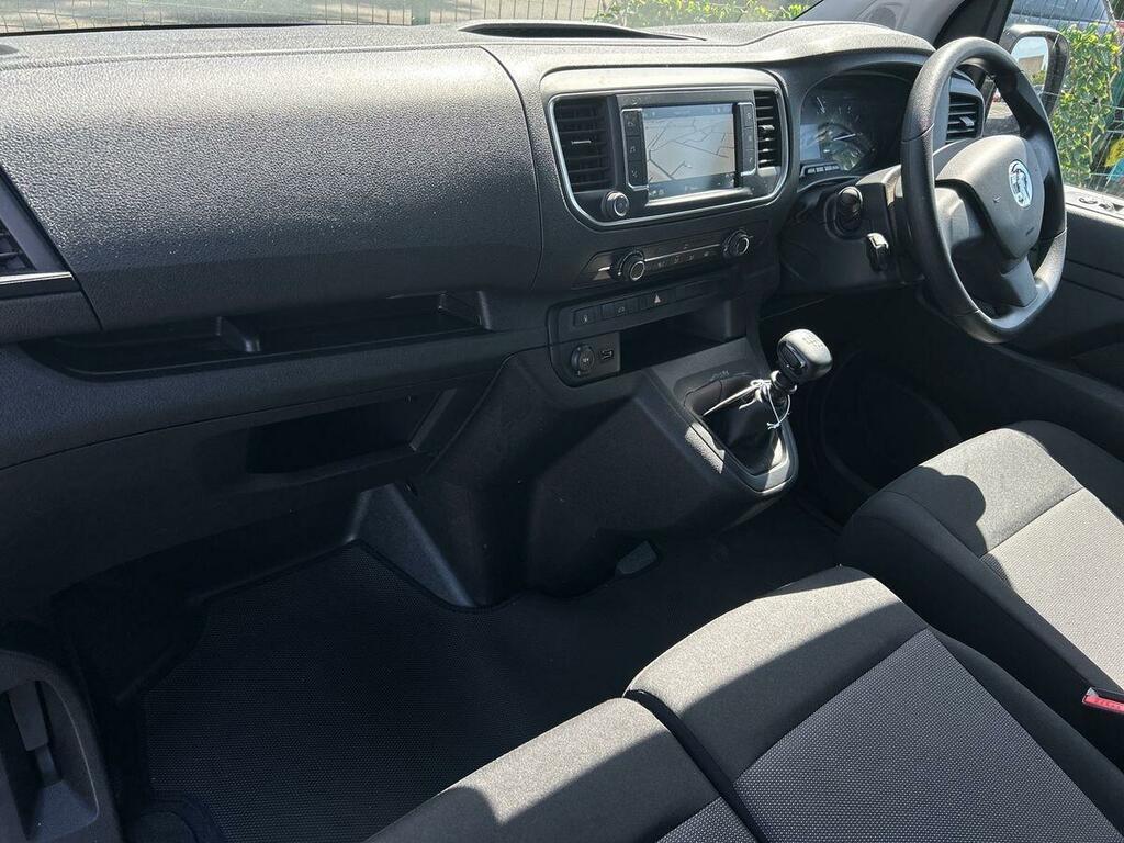 Vauxhall Vivaro 1.5 Turbo D 2700 Pro Panel Van 6Dr L White #2