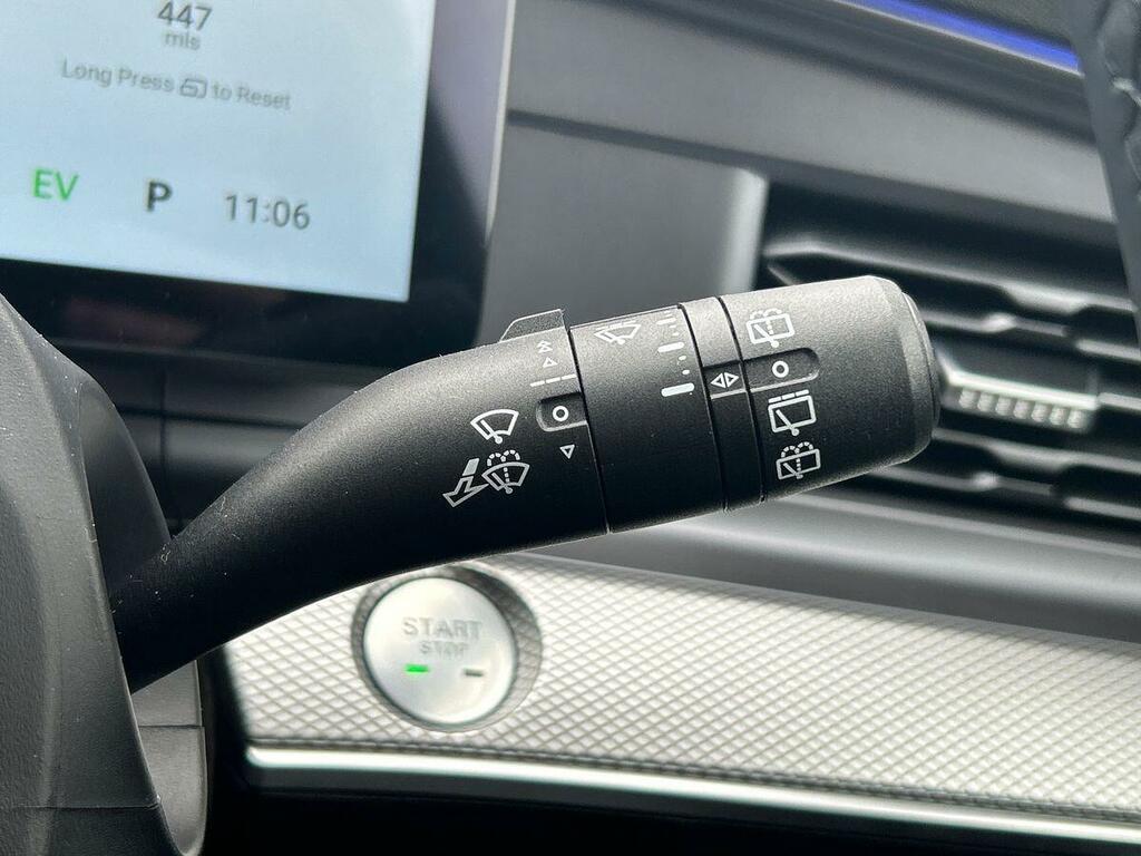 MG  1.5T 24.7Kwh Premium Euro 6 Ss Silver #29