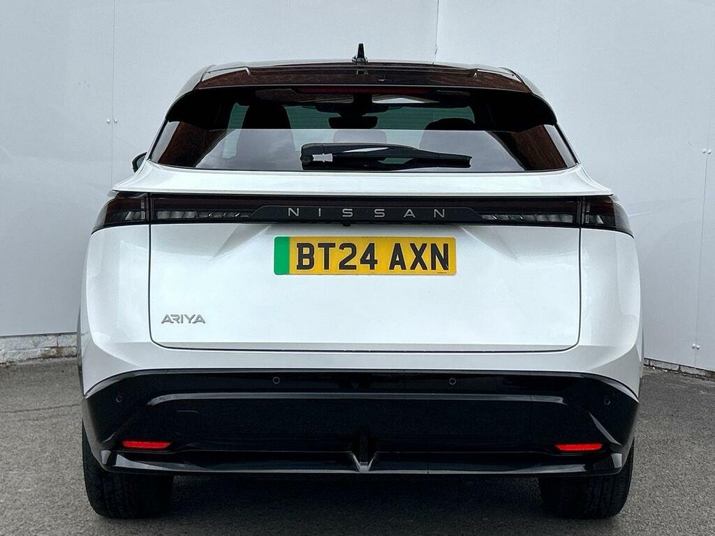 Nissan Ariya 63Kwh Advance Suv 7.4Kw Charger White #5