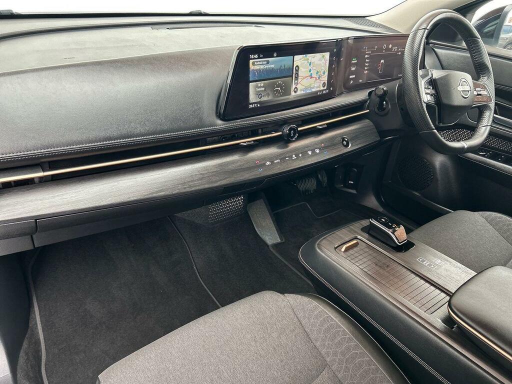 Nissan Ariya 63Kwh Advance Suv 7.4Kw Charger White #2