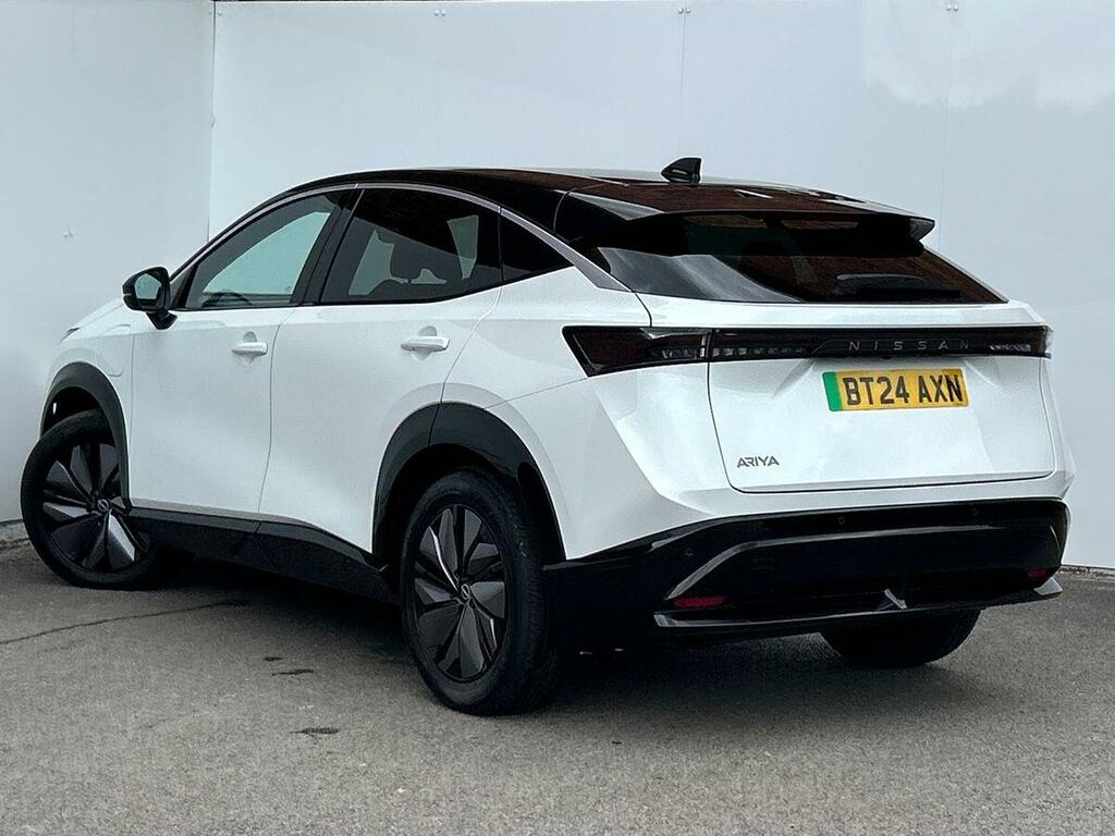 Nissan Ariya 63Kwh Advance Suv 7.4Kw Charger White #3