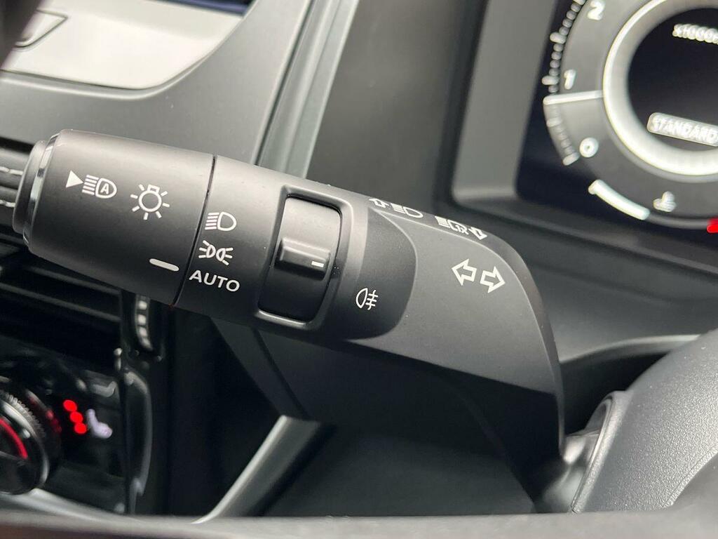 Nissan Qashqai Hatchback Grey #28