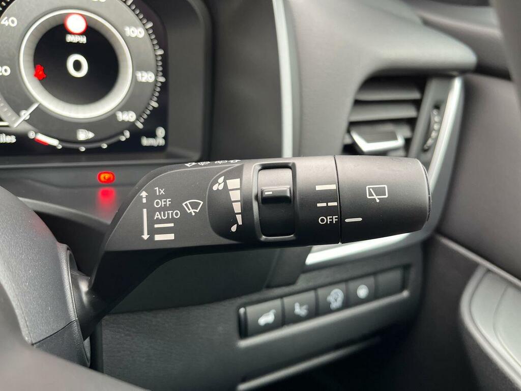 Nissan Qashqai Hatchback Grey #29