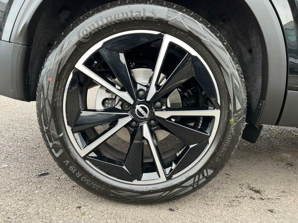 Nissan Qashqai Hatchback Grey #12