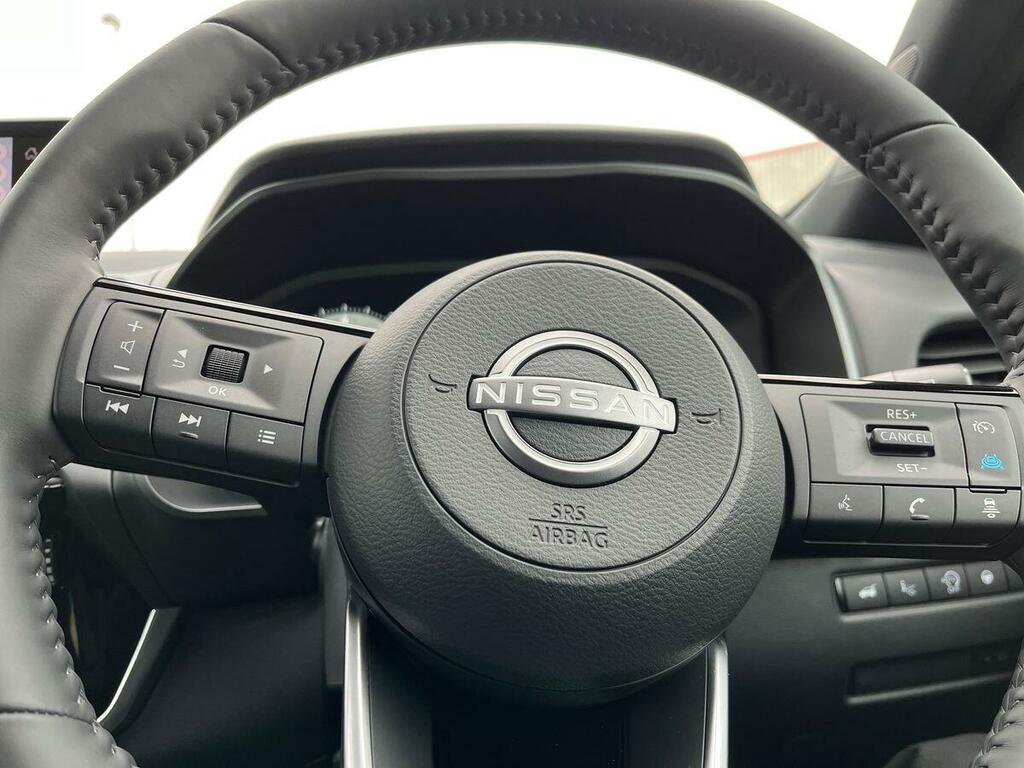 Nissan Qashqai Hatchback Grey #27