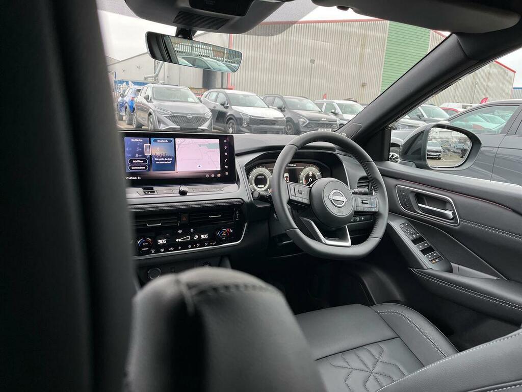 Nissan Qashqai Hatchback Grey #26