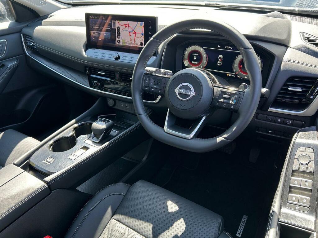 Nissan X-Trail Tekna Silver #13