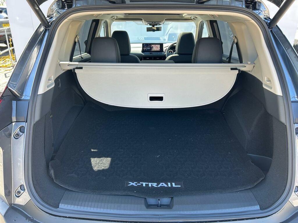 Nissan X-Trail Tekna Silver #19