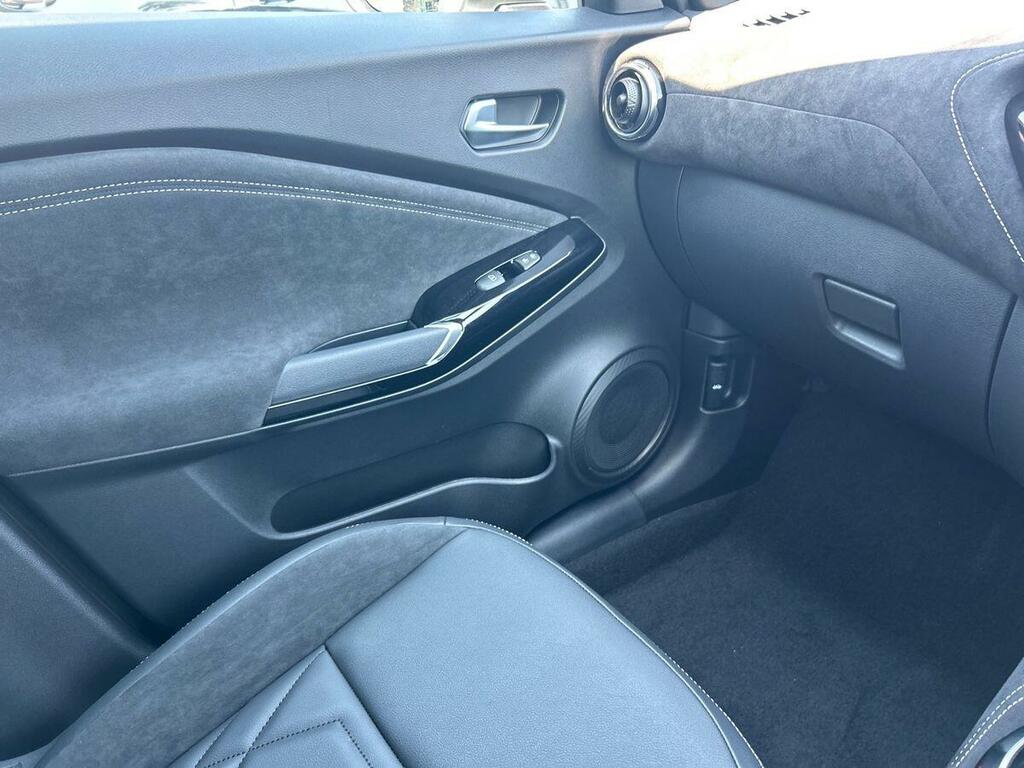 Nissan Juke 1.6 Hybrid Tekna - 2026 Grey #40
