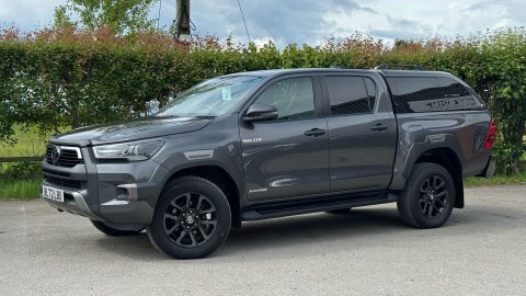 Toyota HILUX 2.8 Hilux Invincible Grey