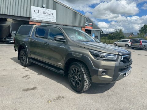 Toyota HILUX 2.8 Hilux Invincible YP23OUD Brown #3