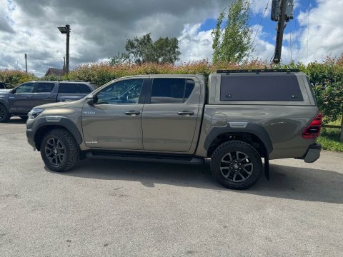 Toyota HILUX 2.8 Hilux Invincible YP23OUD Brown #5