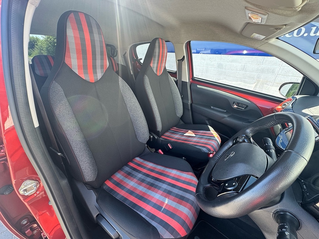 Peugeot 108 Collection BD70BNB Red #3