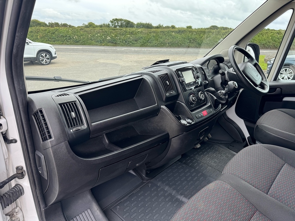Peugeot Boxer Bluehdi 335 Professional WL72EWM White #3