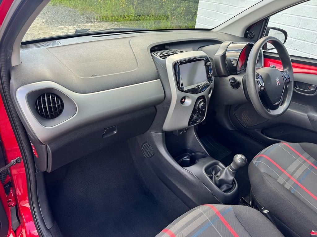 Peugeot 108 Active Red #5