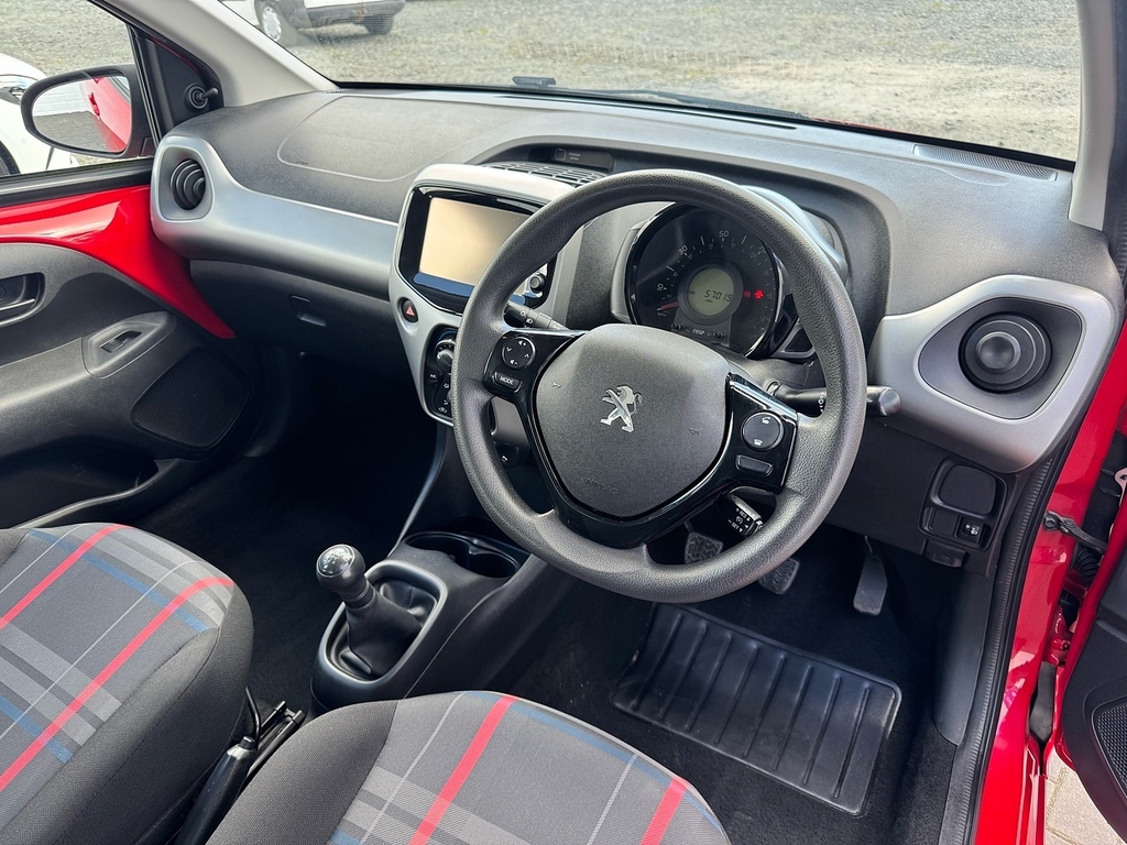 Peugeot 108 Active Red #6