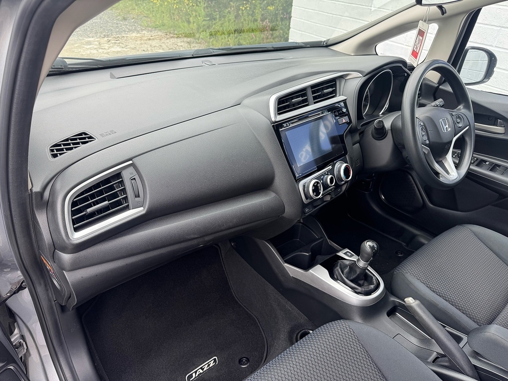 Honda Jazz I-vtec Se SG68WWH Silver #4