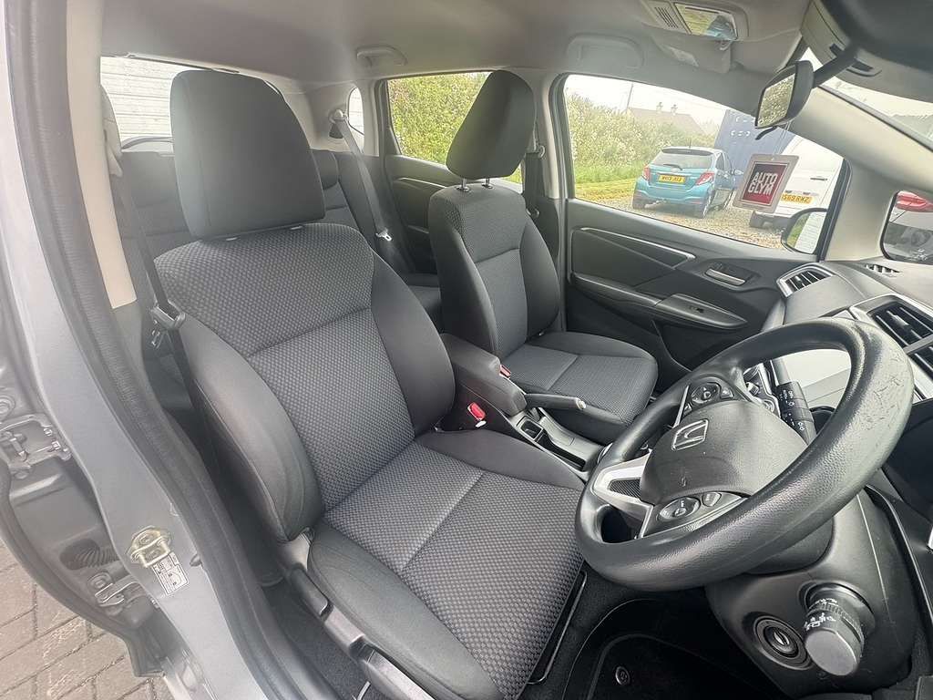 Honda Jazz I-vtec Se SG68WWH Silver #6