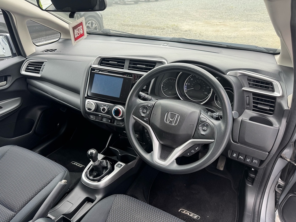 Honda Jazz I-vtec Se SG68WWH Silver #5