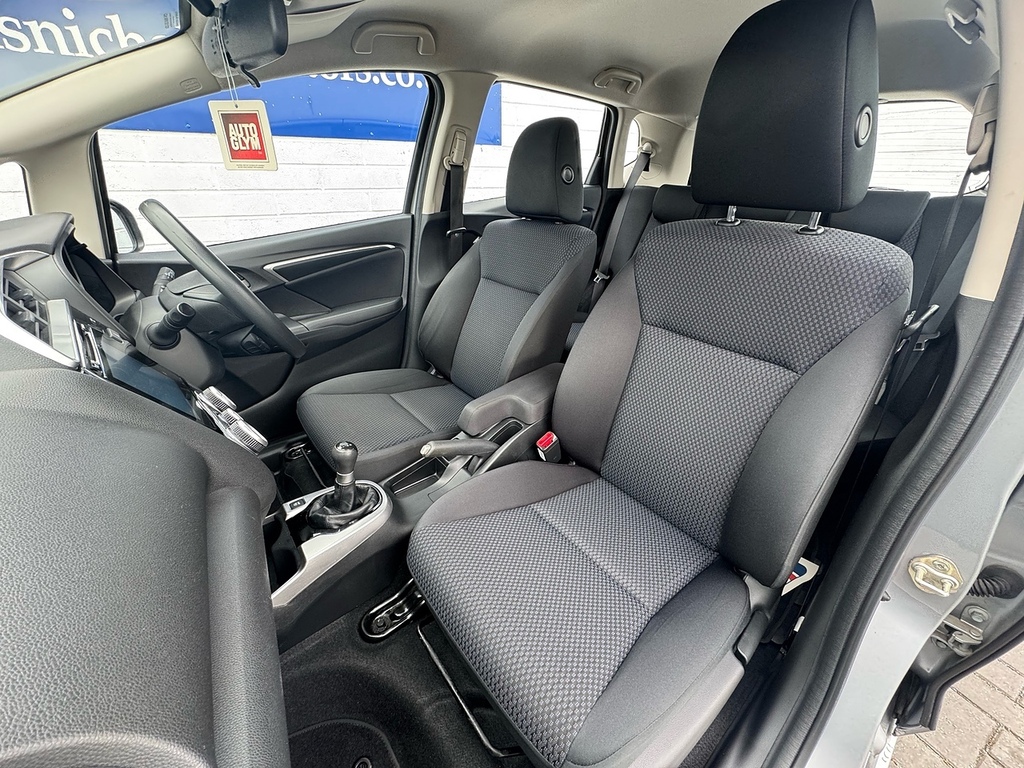 Honda Jazz I-vtec Se SG68WWH Silver #3