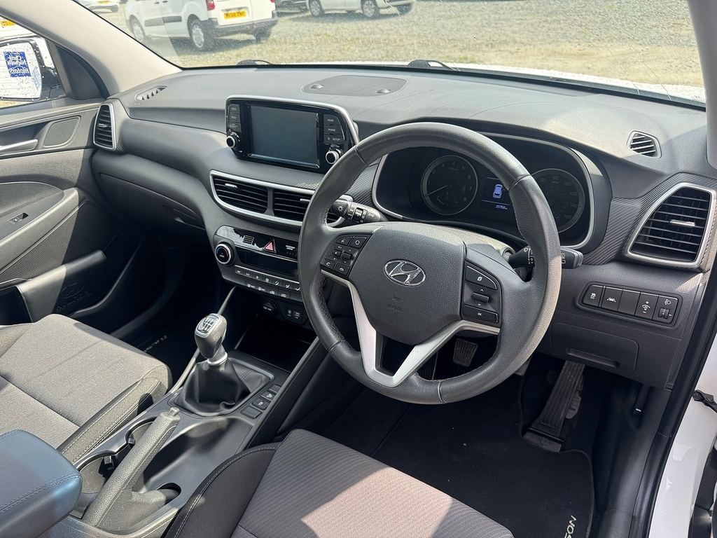 Hyundai Tucson Gdi S Connect DG69ZYF White #6