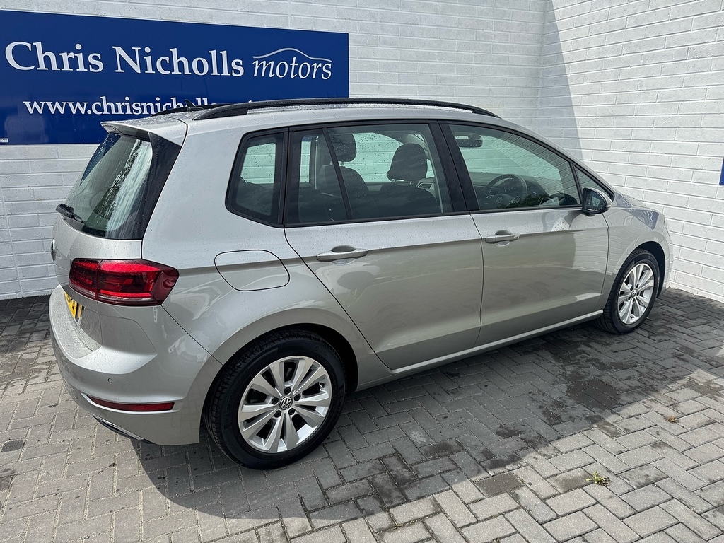 Volkswagen Golf SV Tsi Evo Se Nav Silver