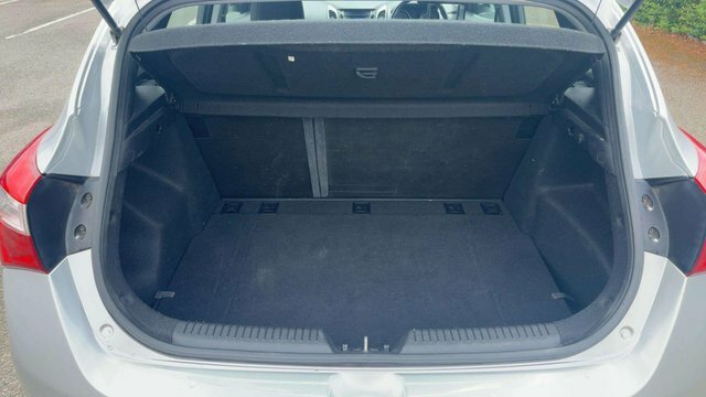 Hyundai I30 Se White #8