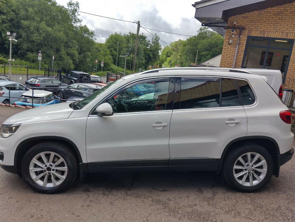 Volkswagen Tiguan Se Tdi Bluemotion Technology Estate White #4