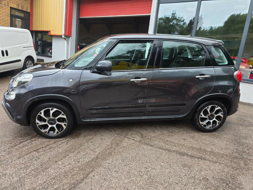 Fiat 500L 1.4 Cross Red #9