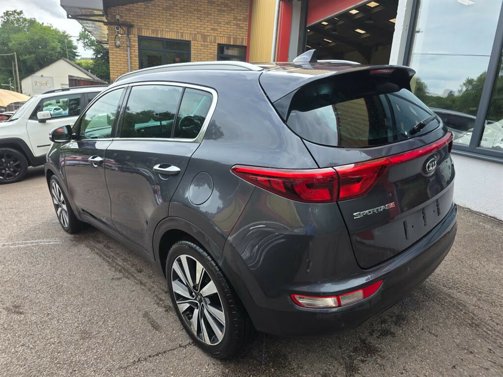 Kia Sportage  White #7