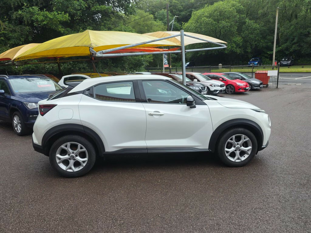 Nissan Juke Dig-t Acenta Hatchback CE20EWS White #5