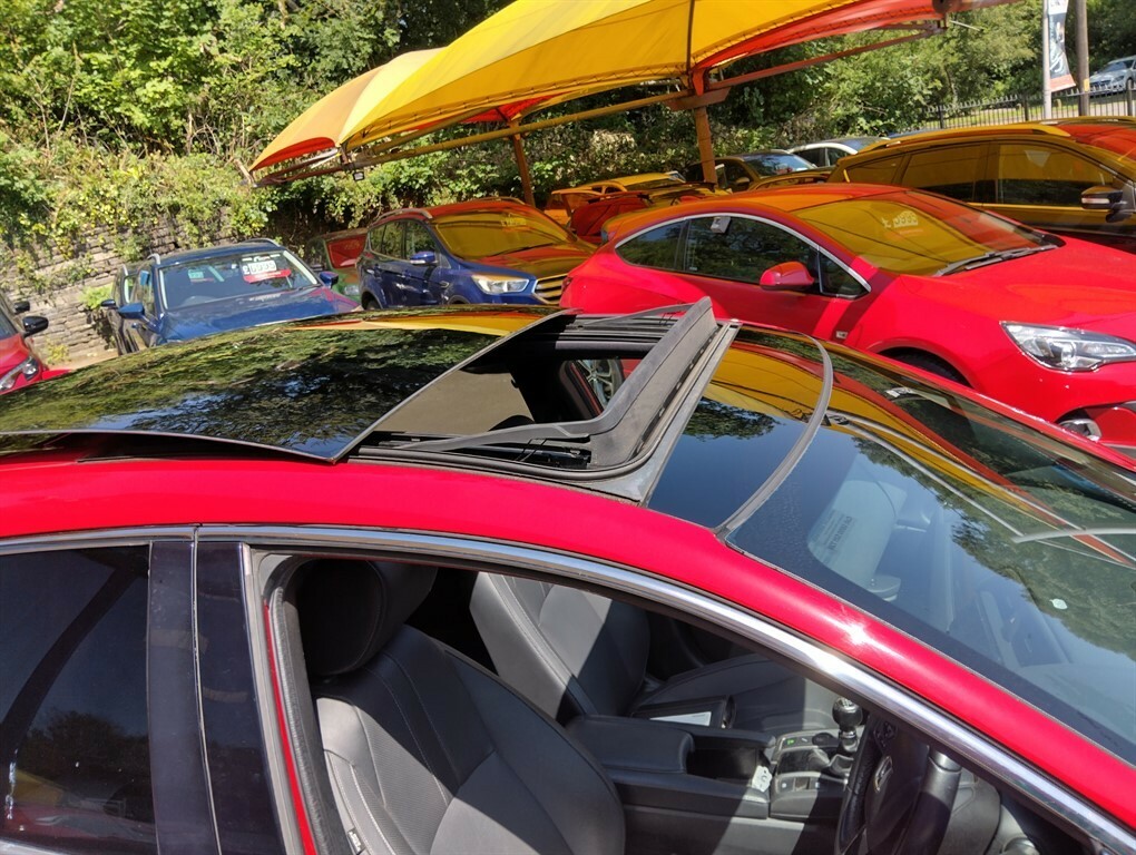 Honda Civic I-dtec Ex Hatchback Red #3