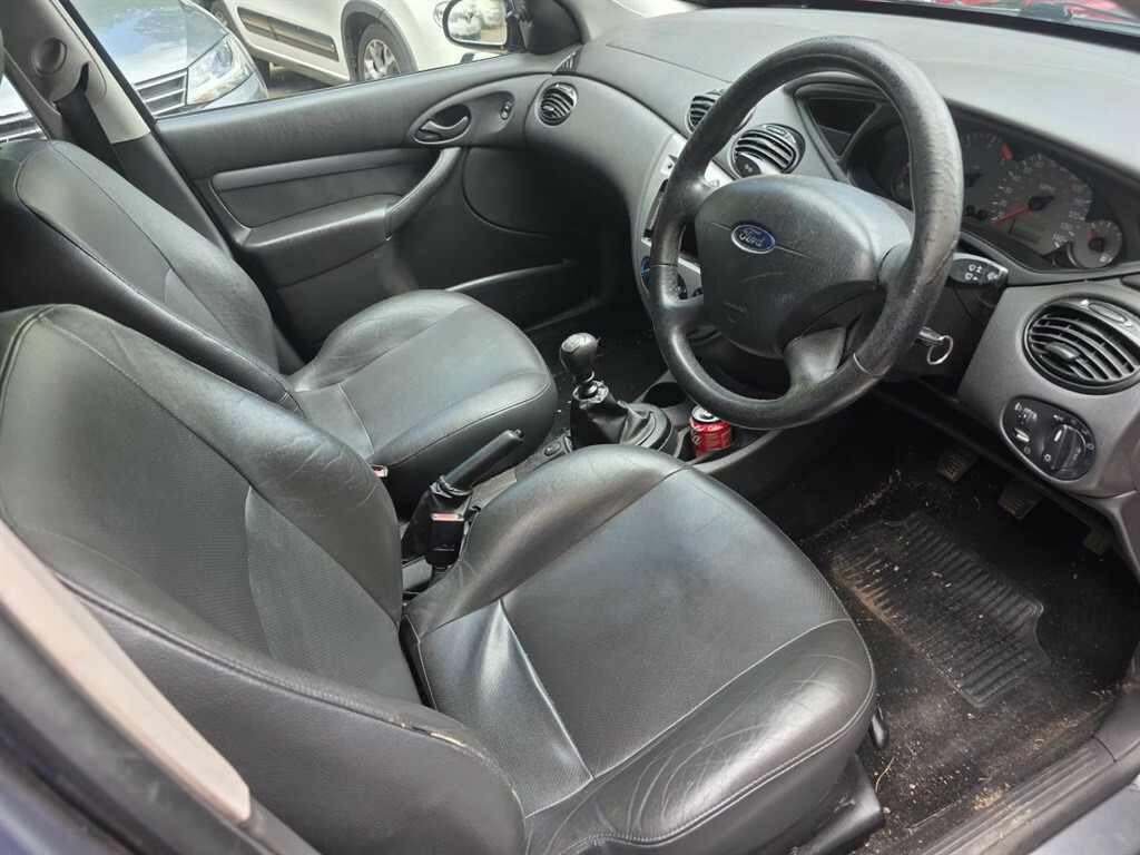 Ford Focus 1.4L Cl Hatchback Euro 3 74 Bhp Silver #3