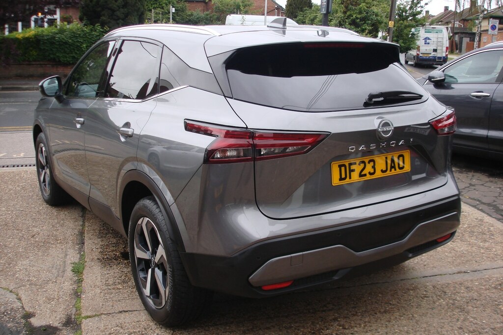 Nissan Qashqai 1.3 Dig-t Mh 158 N-connecta Grey #4