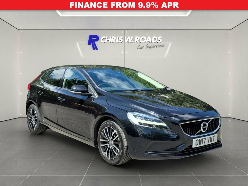 Volvo V40 2L Momentum Nav Plus Black