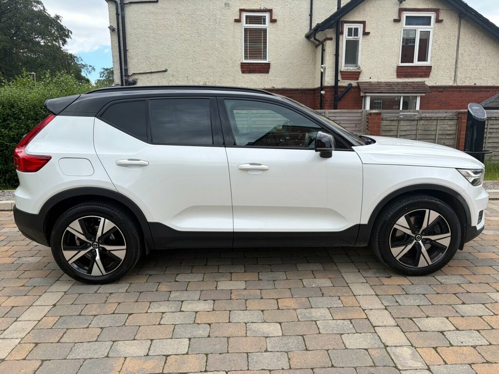 Volvo XC40 1.5L R-design White #6