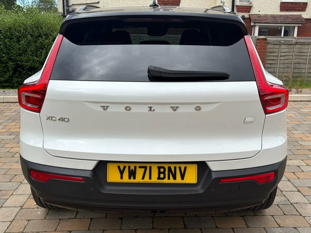 Volvo XC40 1.5L R-design White #5