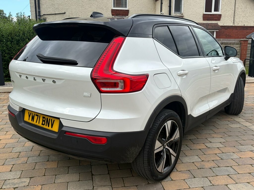 Volvo XC40 1.5L R-design White #4