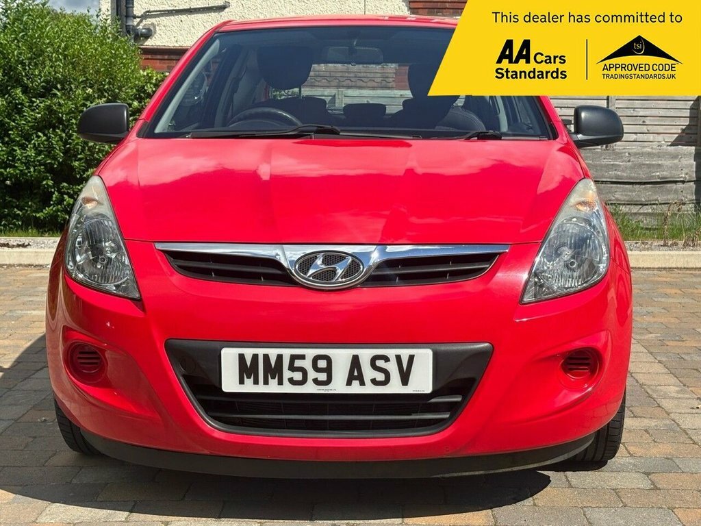 Hyundai I20 1.2L Classic Red #2