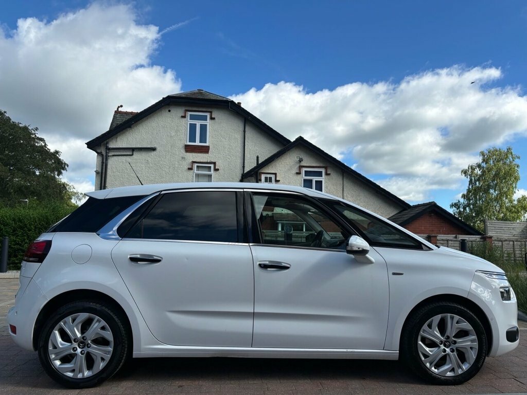 Citroen C4 Picasso 1.6L Exclusive White #6