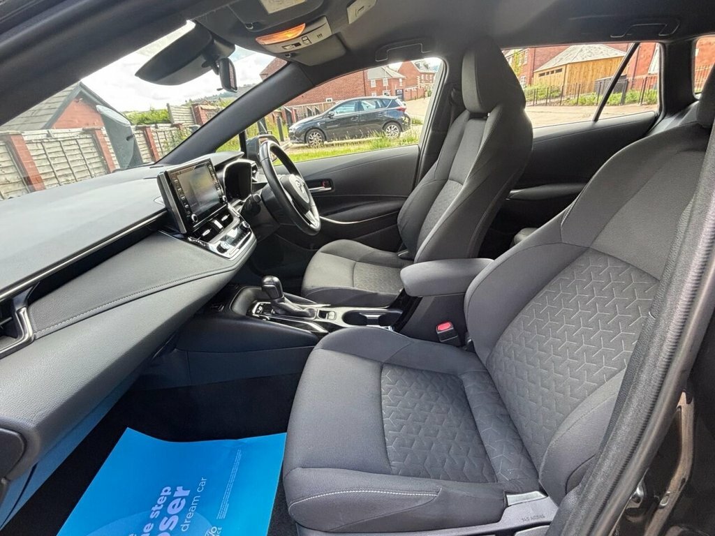Toyota Corolla 1.8 Icon Tech 121 Bhp Red #29